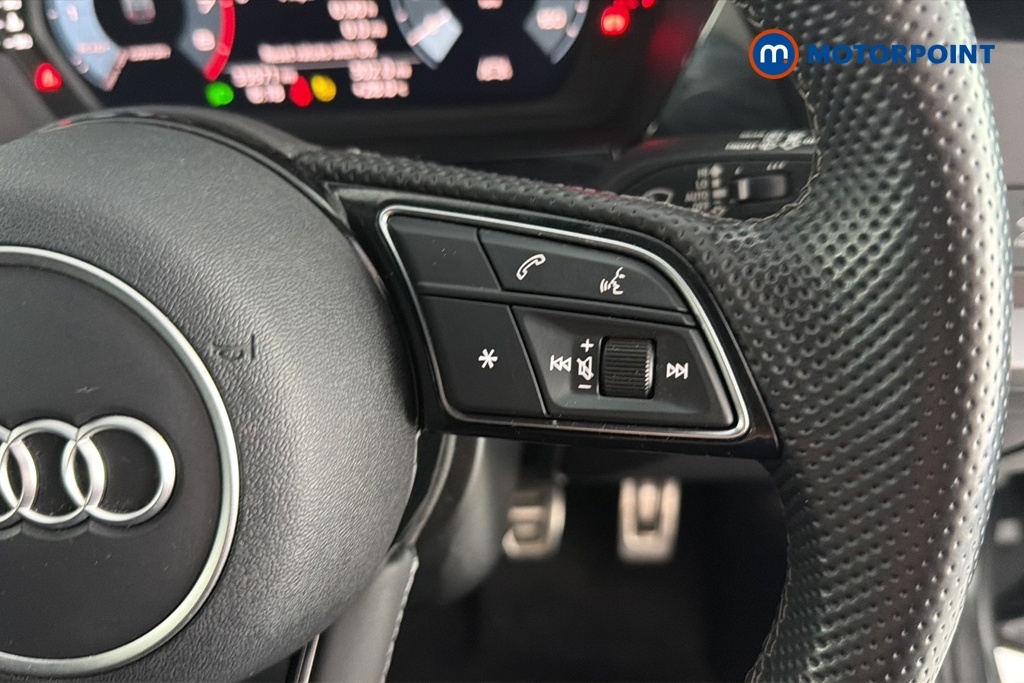 Audi A3 Audi 35 Tfsi Edition 1 S Tronic Comfortsound Black #10