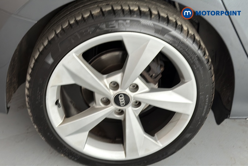 Audi A3 Audi 35 Tfsi Edition 1 S Tronic Comfortsound Black #36