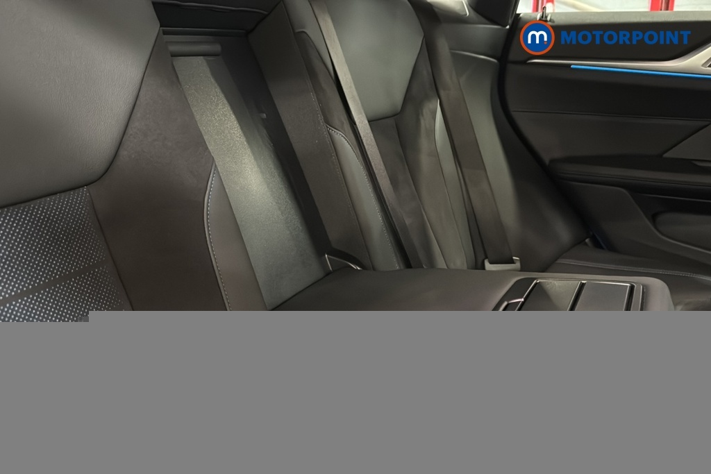 BMW i4 40 83.9Kwh M Sport Gran Coupe Ed White #30