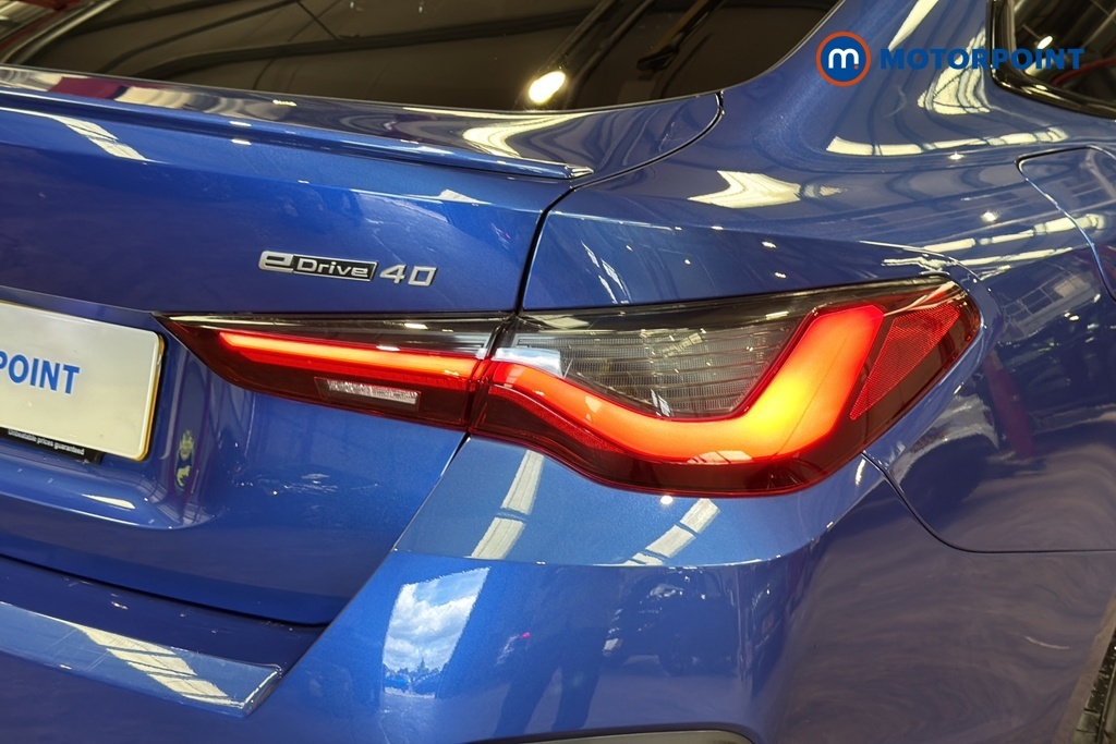 BMW i4 40 83.9Kwh M Sport Gran Coupe Ed White #37