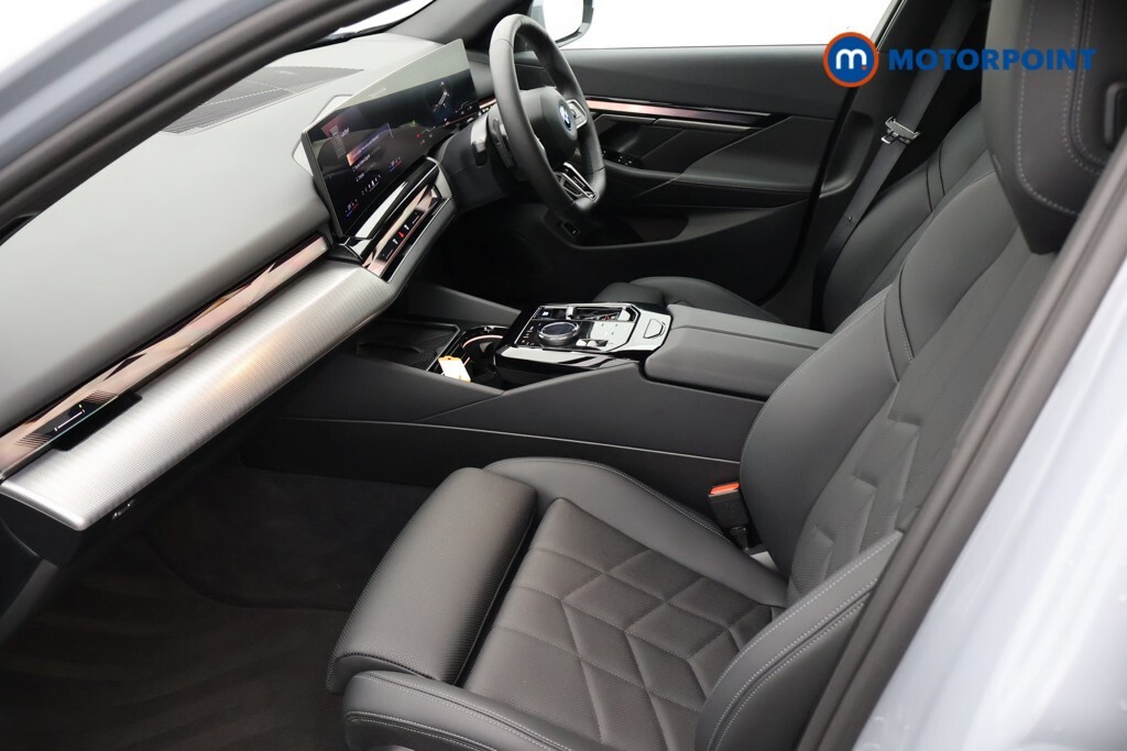 BMW i5 40 83.9Kwh M Sport Saloon Edrive Black #30