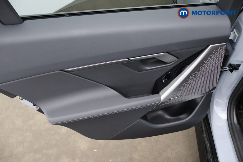 BMW i5 40 83.9Kwh M Sport Saloon Edrive Black #27