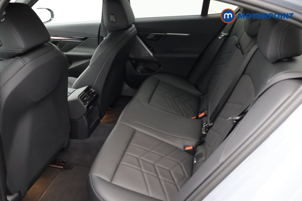 BMW i5 40 83.9Kwh M Sport Saloon Edrive Black #28