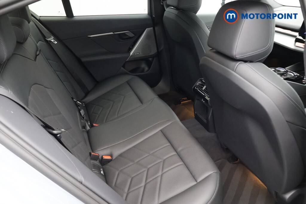 BMW i5 40 83.9Kwh M Sport Saloon Edrive Black #25