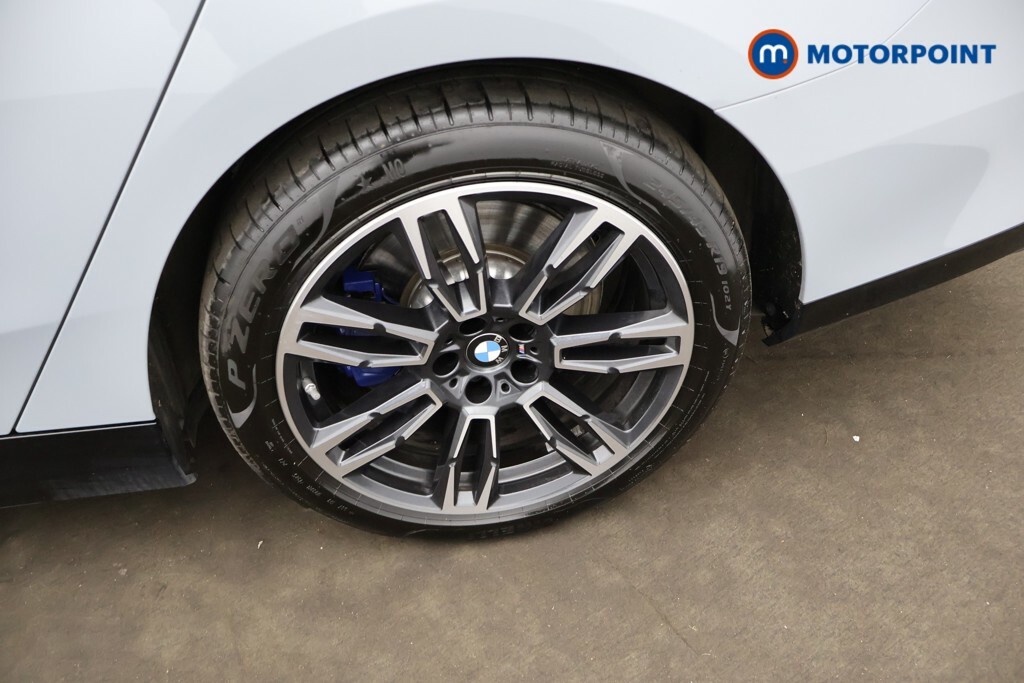 BMW i5 40 83.9Kwh M Sport Saloon Edrive Black #9