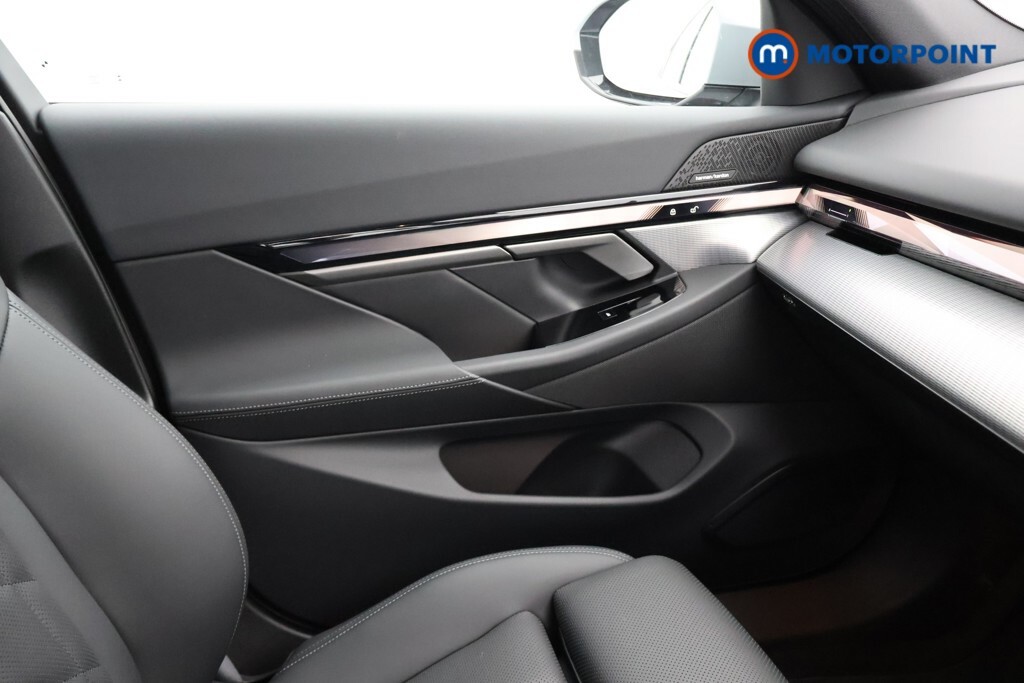 BMW i5 40 83.9Kwh M Sport Saloon Edrive Black #18