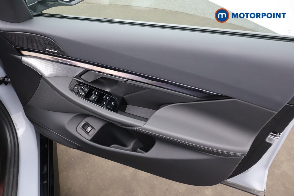 BMW i5 40 83.9Kwh M Sport Saloon Edrive Black #21