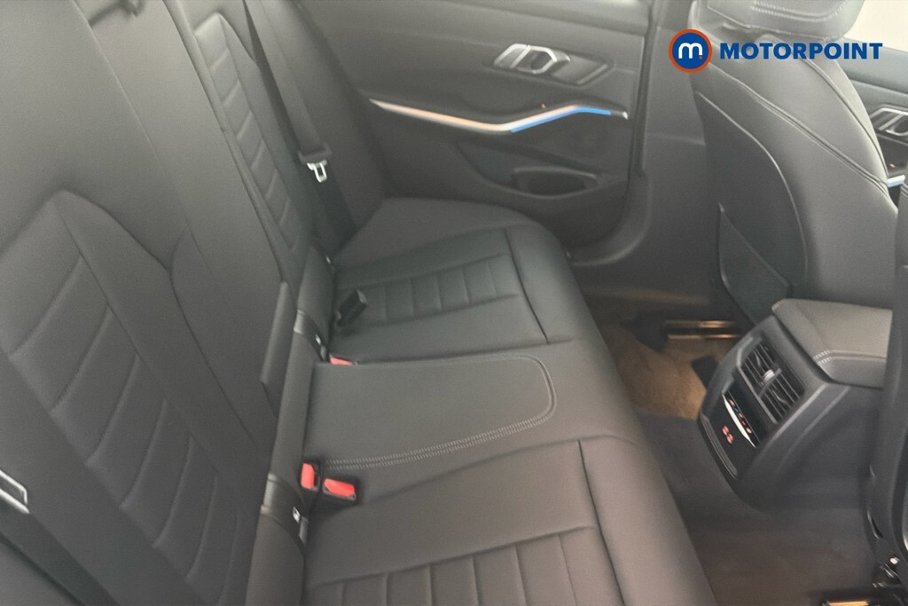 BMW 3 Series 320I M Sport Touring Black #32