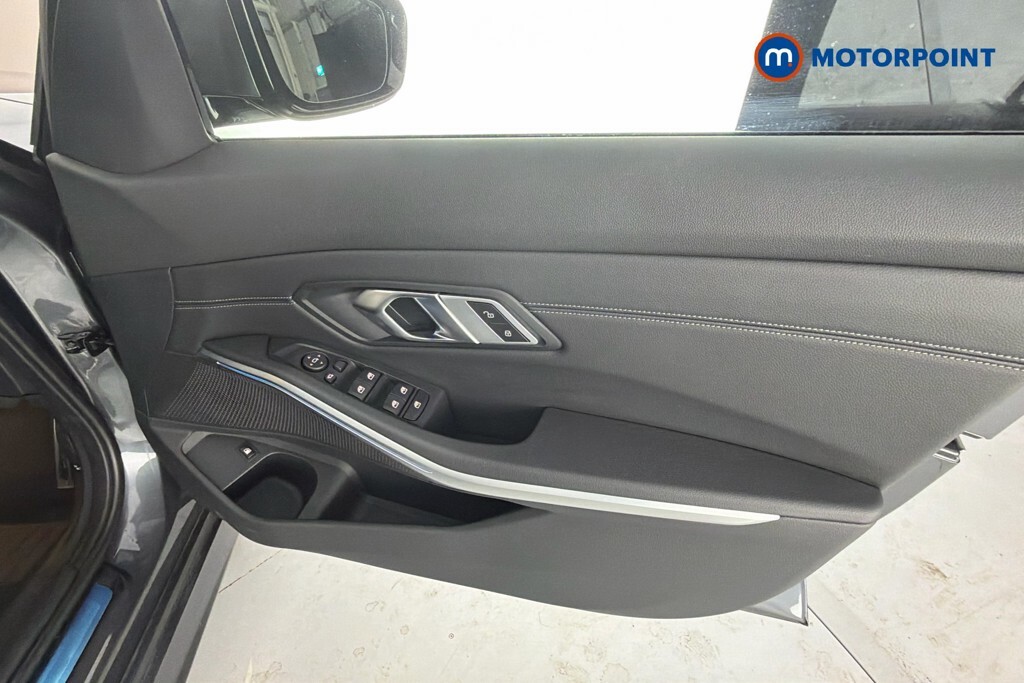 BMW 3 Series 320I M Sport Touring Black #26