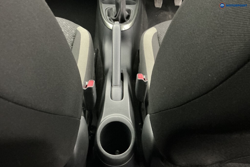 Toyota Aygo X 1.0 Vvt-i Edge Red #18