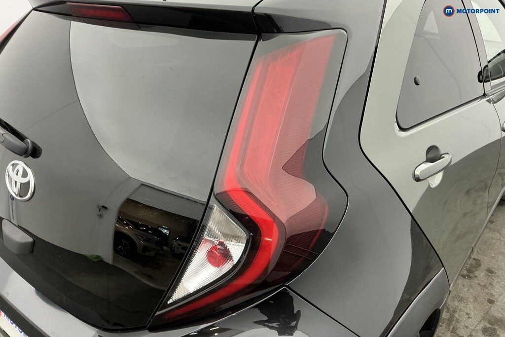 Toyota Aygo X 1.0 Vvt-i Edge Red #35