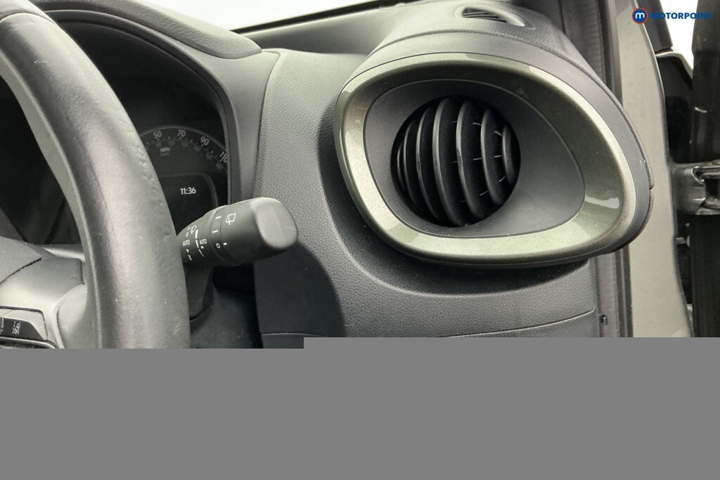 Toyota Aygo X 1.0 Vvt-i Edge Red #28
