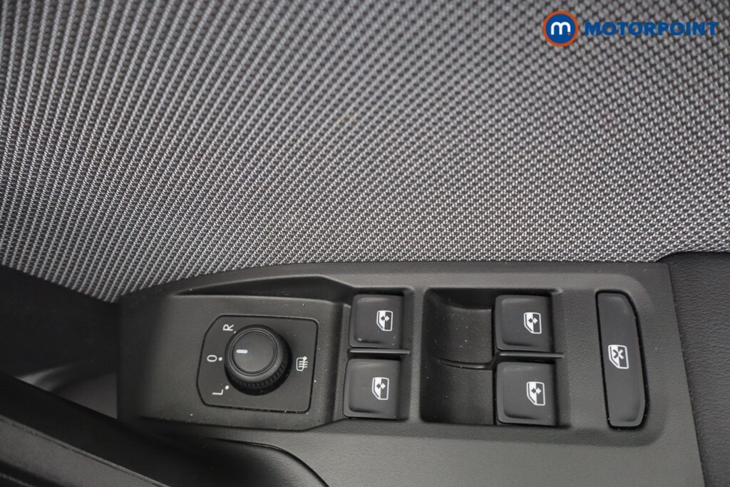 Seat Leon 1.5 Etsi Mhev Fr Estate Hybrid Dsg White #17