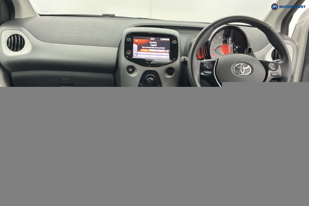 Toyota Aygo 1.0 Vvt-i X-play Red #15