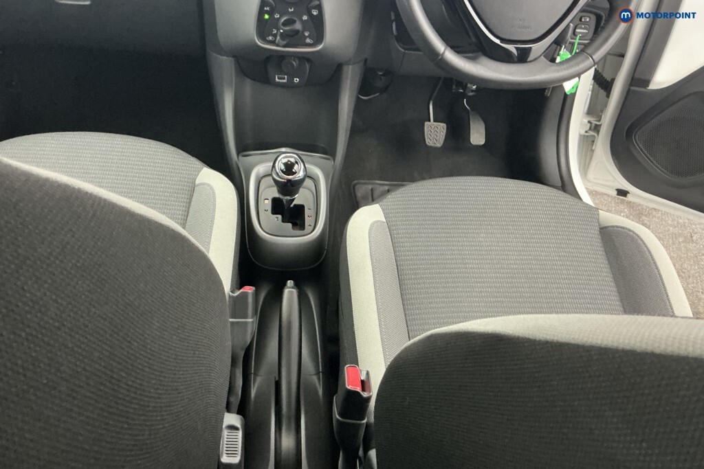 Toyota Aygo 1.0 Vvt-i X-play Red #14