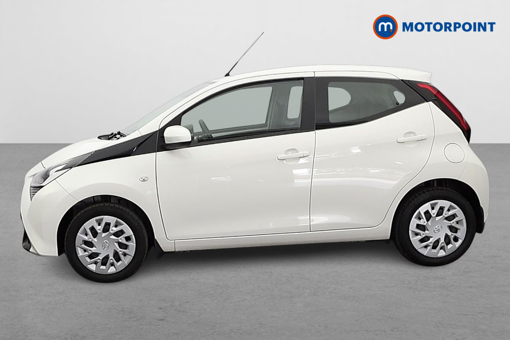 Toyota Aygo 1.0 Vvt-i X-play Red #2