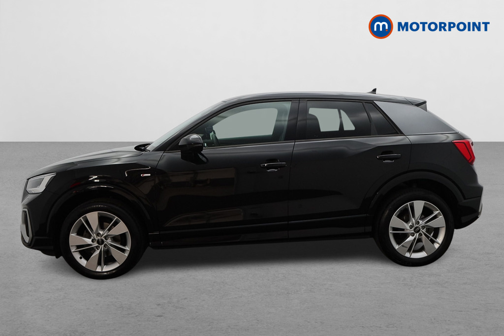 Audi Q2 35 Tfsi S Line WP73DFA Black #4