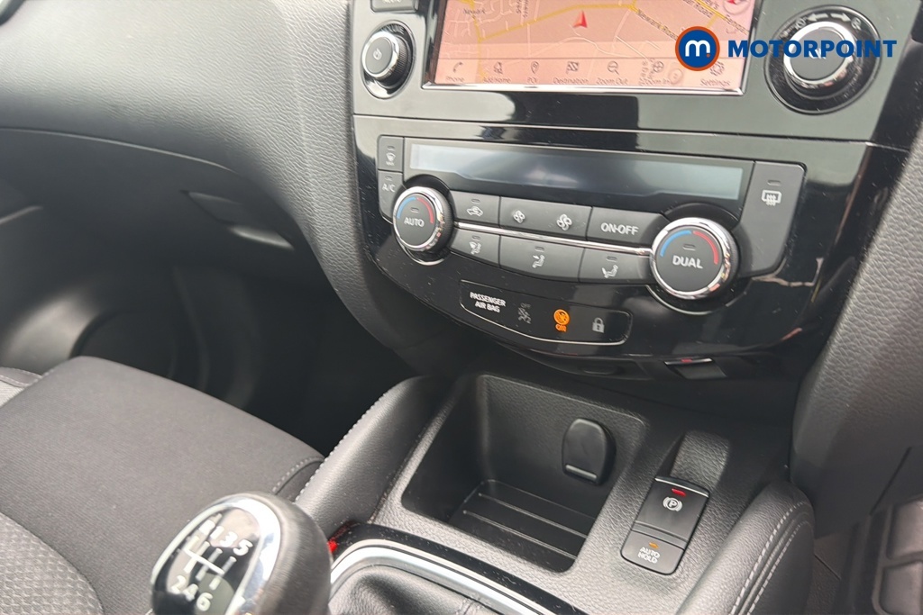 Nissan Qashqai 1.3 Dig-t N-connecta Blue #16