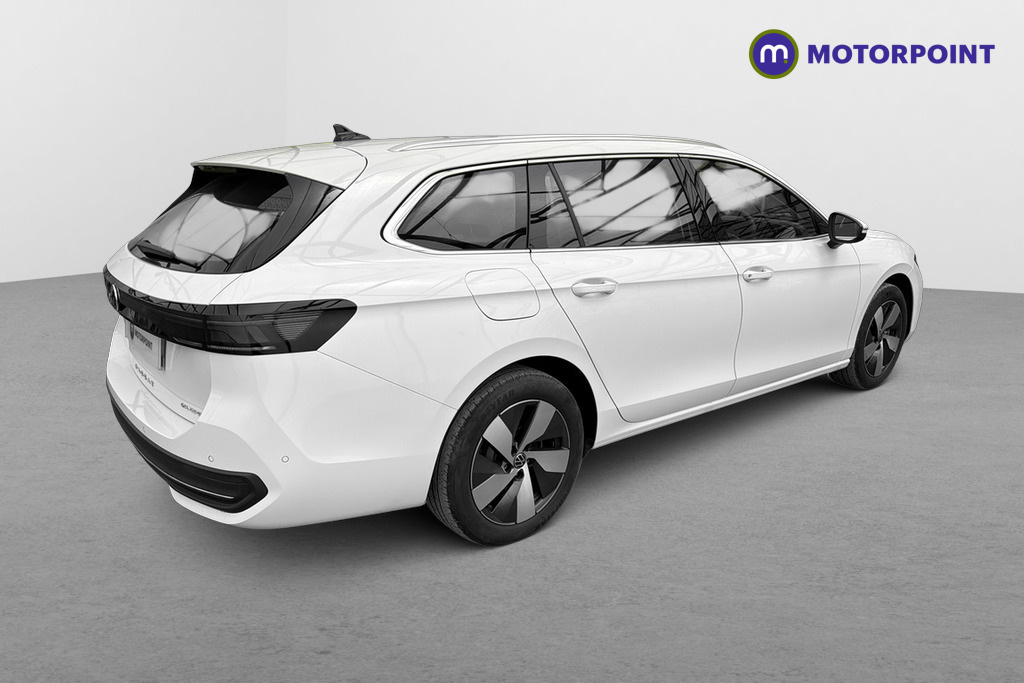 Volkswagen Passat 1.5 Tsi Ehybrid Life Dsg White #5