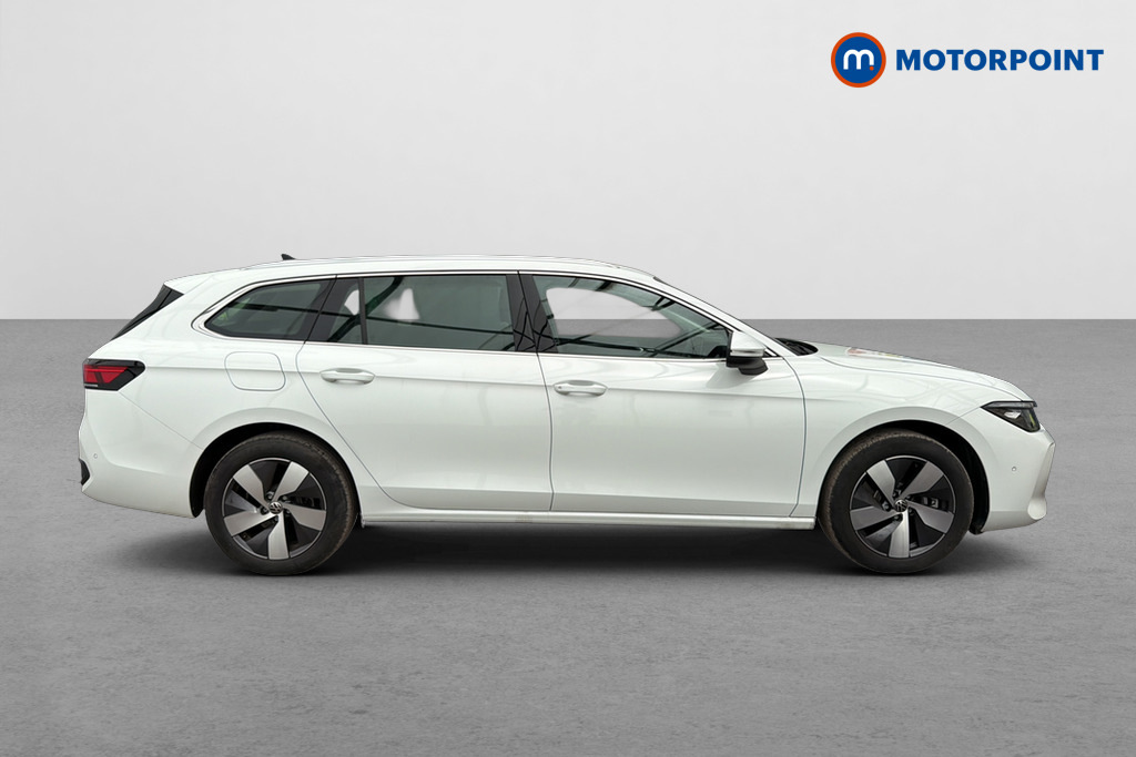 Volkswagen Passat 1.5 Tsi Ehybrid Life Dsg White #4