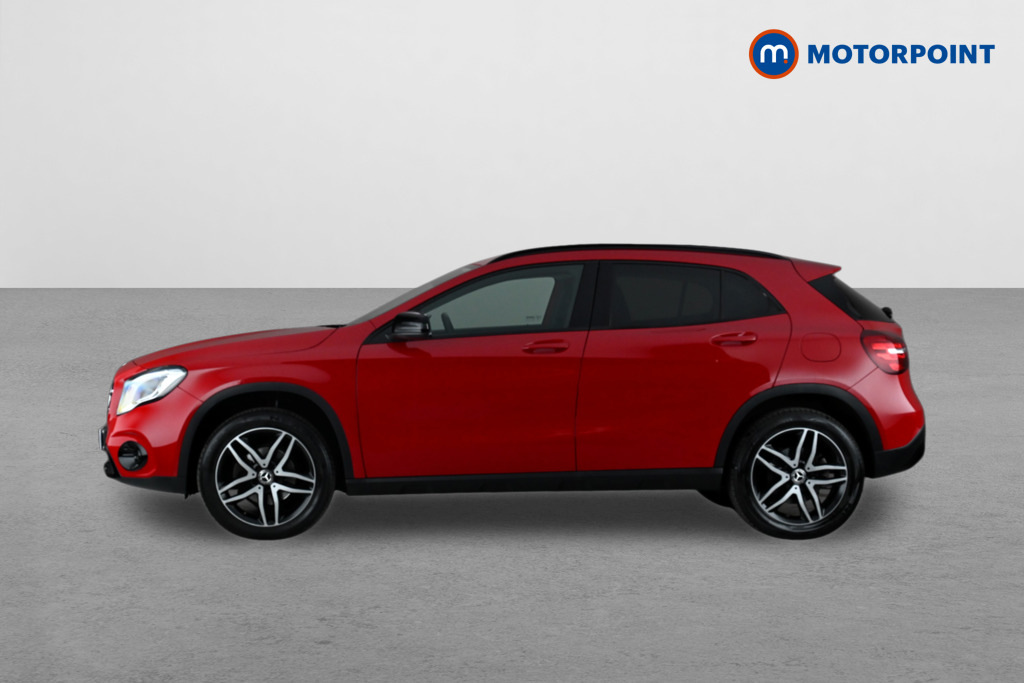 Mercedes-Benz GLA Class Gla 180 Urban Edition Red #4
