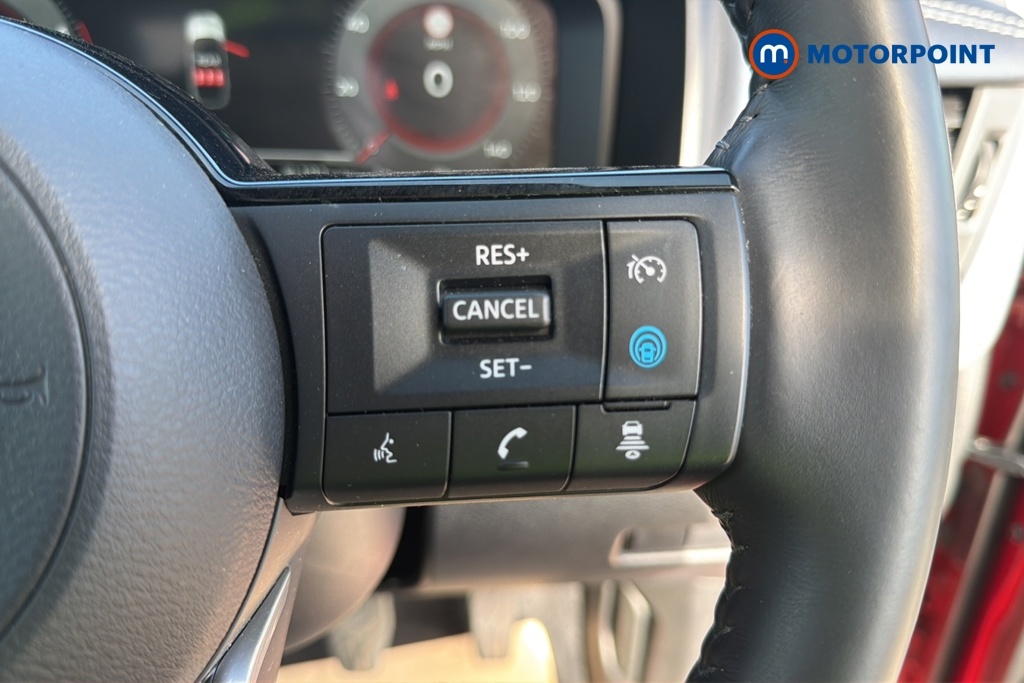 Nissan Qashqai 1.3 Dig-t Mh Tekna AO73XJG Red #4
