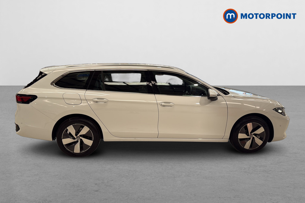 Volkswagen Passat 1.5 Tsi Ehybrid Life Dsg White #4
