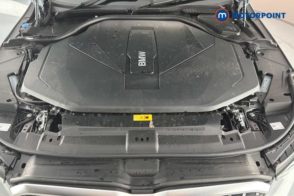 BMW i5 40 83.9Kwh M Sport Edrive 11Kw Charger Green #44