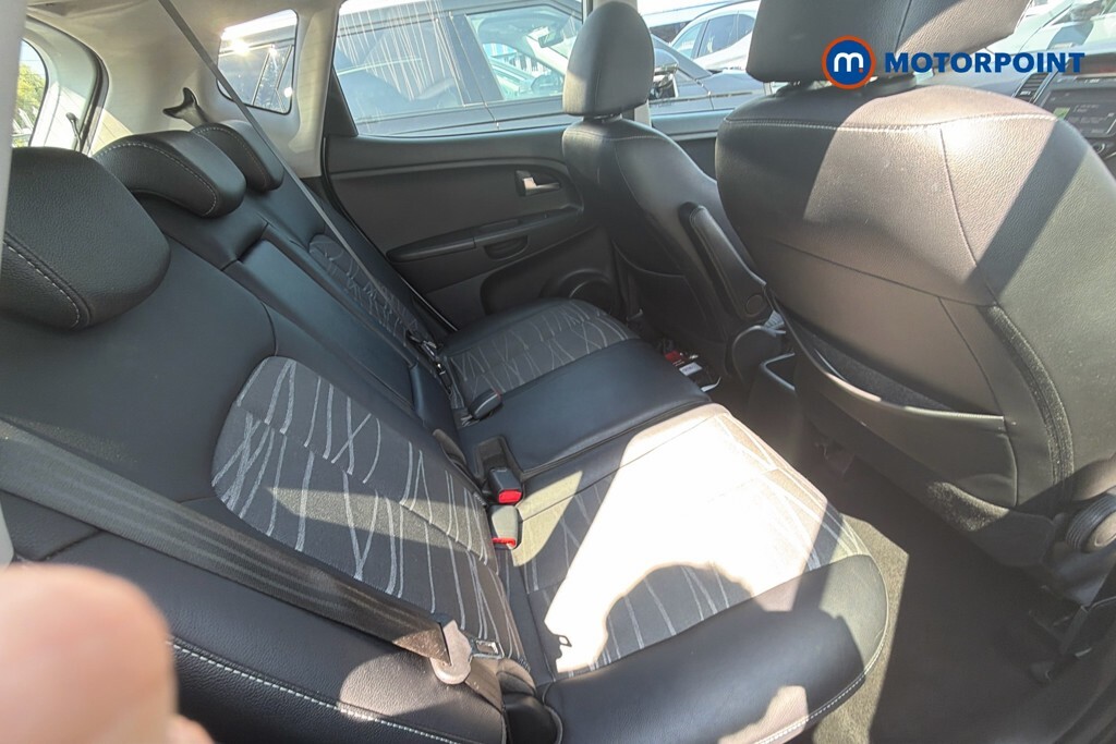 Kia Venga 4 White #15