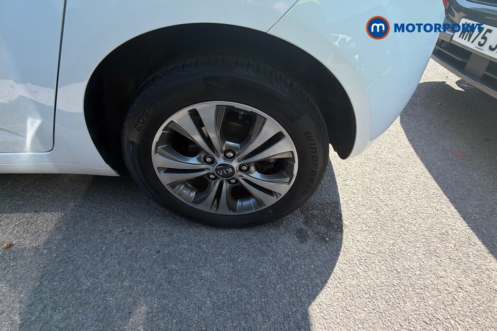 Kia Venga 4 White #22