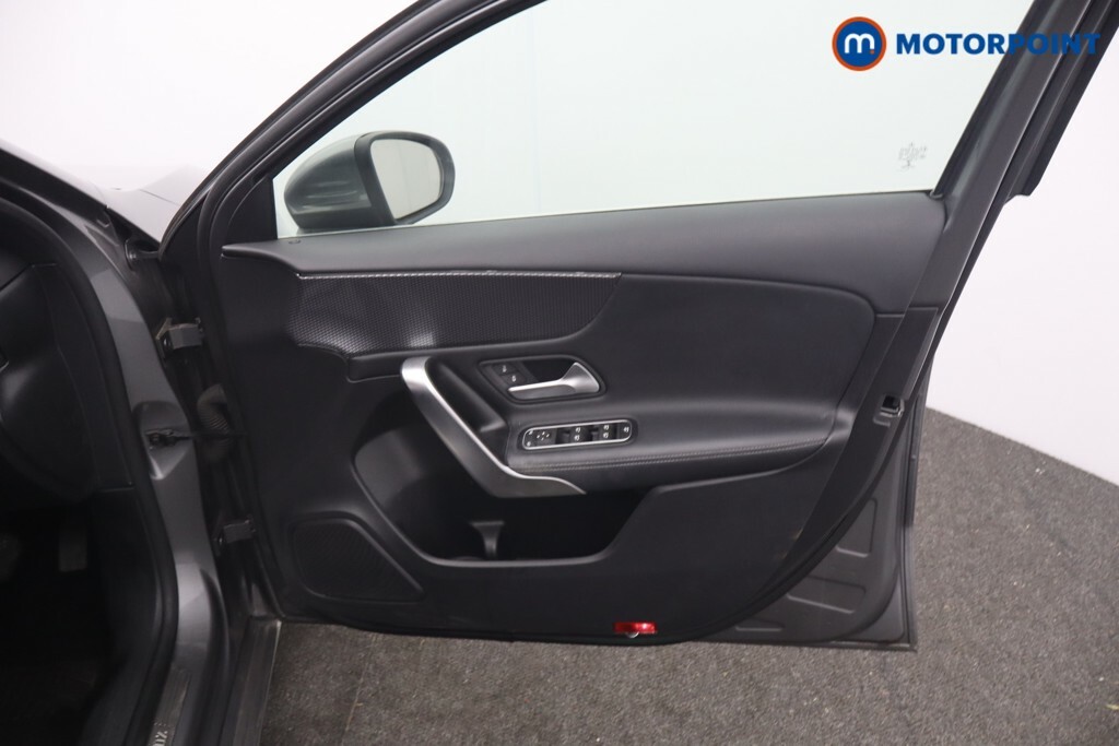 Mercedes-Benz A Class 1.3 A180 Sport Hatchback Euro 6 Black #16