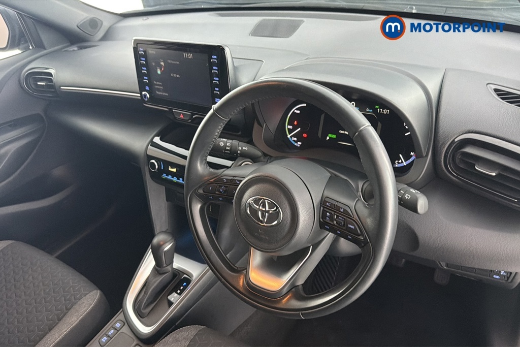 Toyota Yaris Cross 1.5 Hybrid Design Cvt AV24JMU Black #6