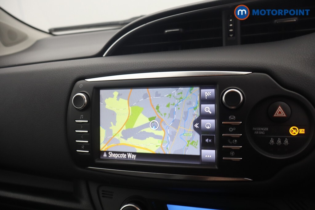 Toyota Yaris 1.5 Hybrid Icon Cvt Grey #30