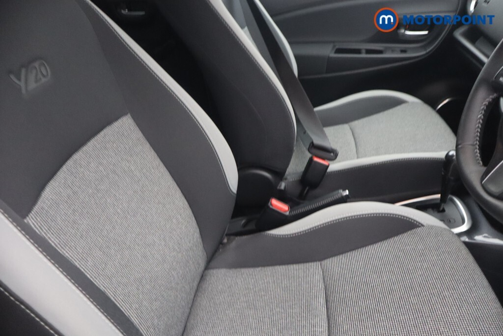 Toyota Yaris 1.5 Hybrid Icon Cvt Grey #19