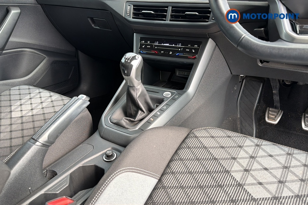 Volkswagen Taigo 1.0 Tsi 110 Life Dsg Grey #23