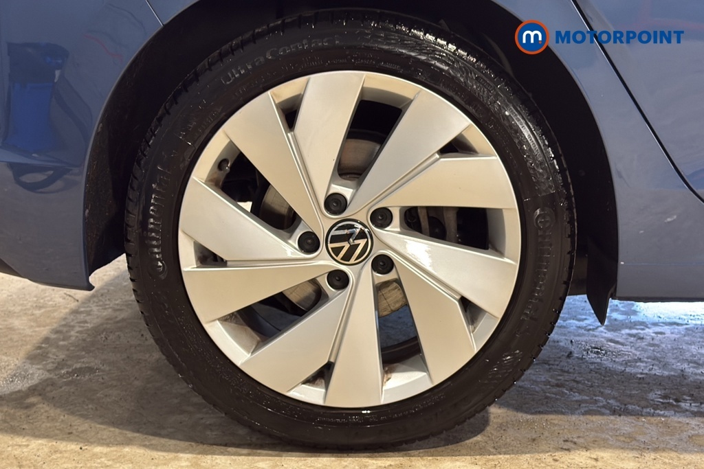 Volkswagen Golf 1.5 Etsi 150 R-line Dsg, 18 Leeds Alloys White #40