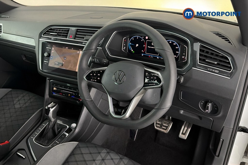 Volkswagen Tiguan 1.5 Tsi Active Suv Euro 6 Ss White #7