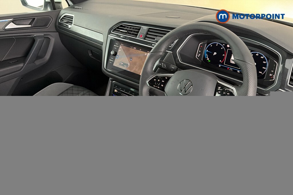 Volkswagen Tiguan 1.5 Tsi Active Suv Euro 6 Ss White #8