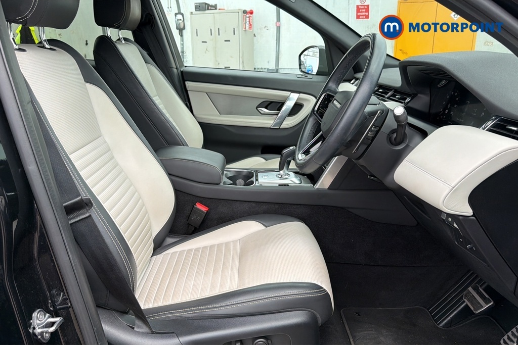 Land Rover Discovery Sport Sport S Black #25