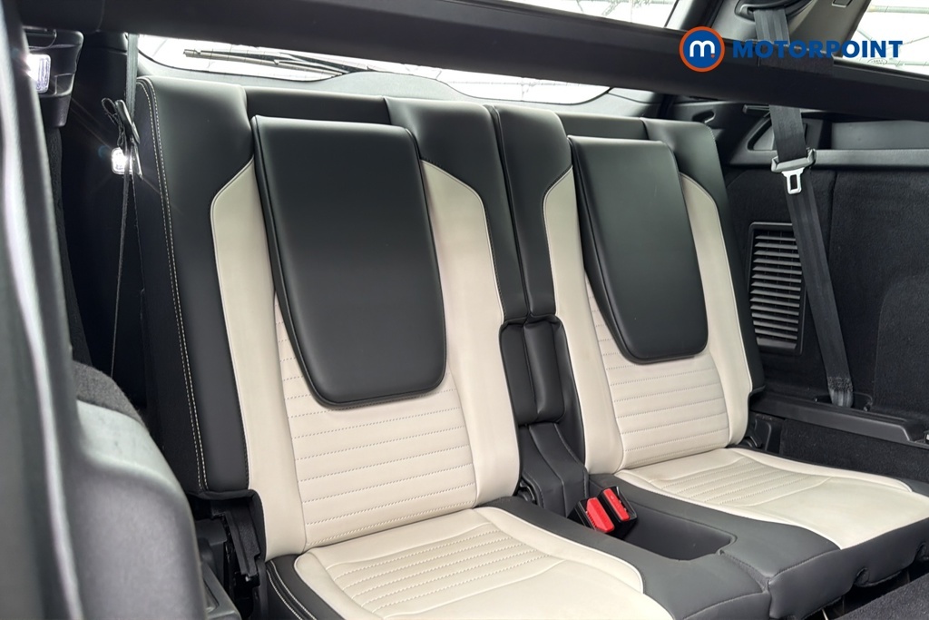 Land Rover Discovery Sport Sport S Black #30