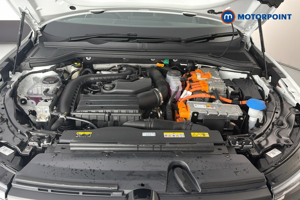 Volkswagen Passat 1.5 Tsi Ehybrid 19.7Kwh R-line Estate P White #45