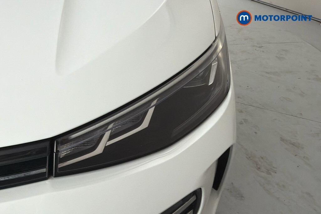 Volkswagen Passat 1.5 Tsi Ehybrid 19.7Kwh R-line Estate P White #40