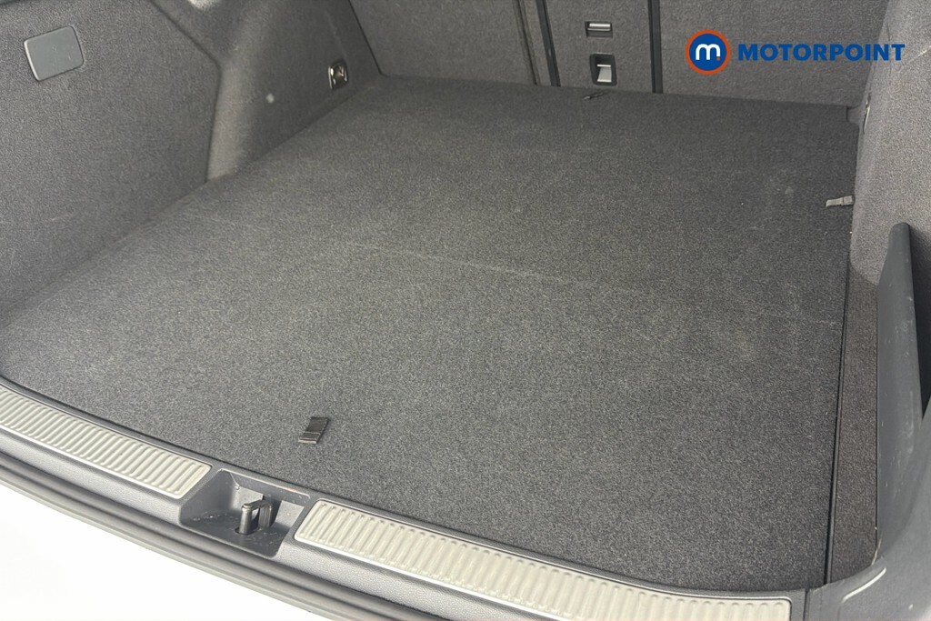 Volkswagen Passat 1.5 Tsi Ehybrid 19.7Kwh R-line Estate P White #30