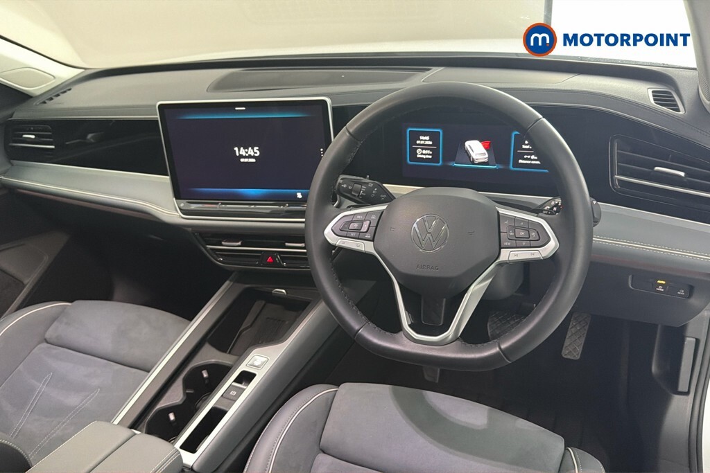 Volkswagen Passat 1.5 Tsi Ehybrid 19.7Kwh R-line Estate P White #9