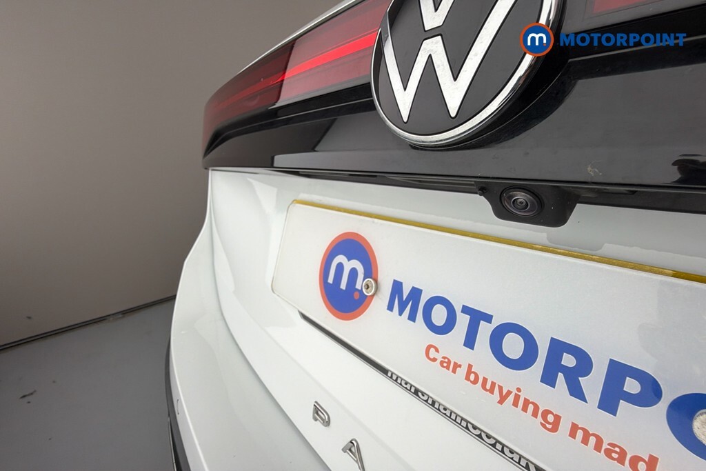 Volkswagen Passat 1.5 Tsi Ehybrid 19.7Kwh R-line Estate P White #33