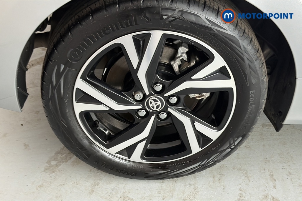 Toyota Yaris 1.5 Hybrid Icon Cvt White #38