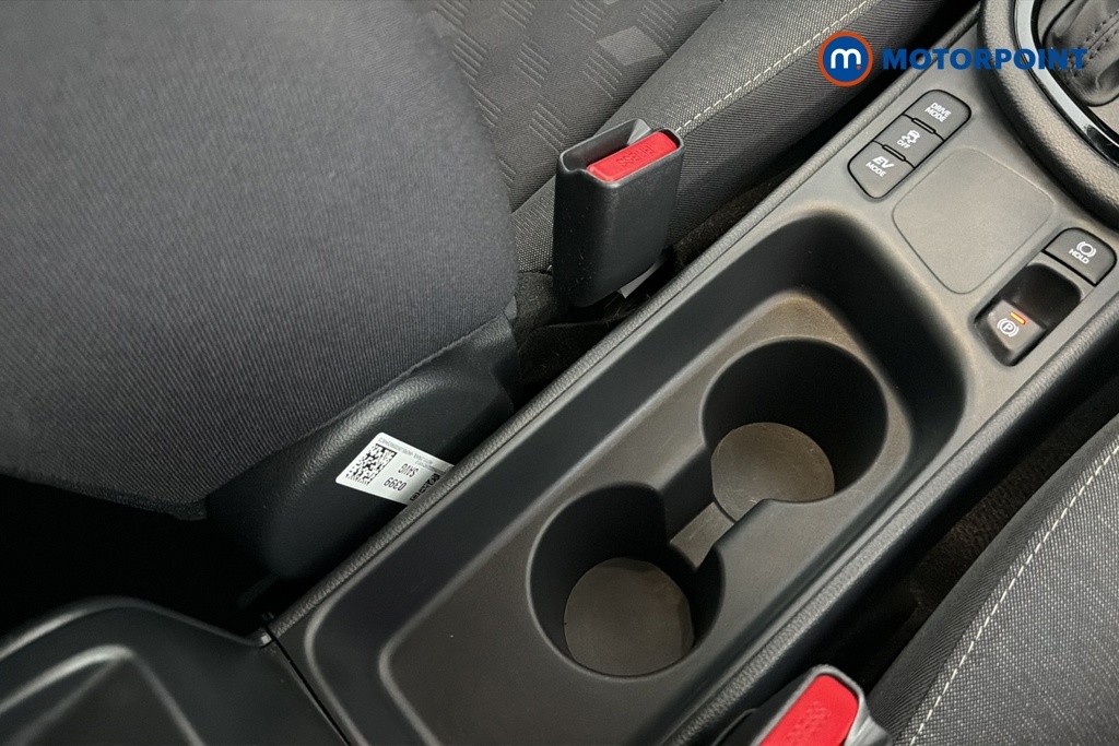 Toyota Yaris 1.5 Hybrid Icon Cvt White #21