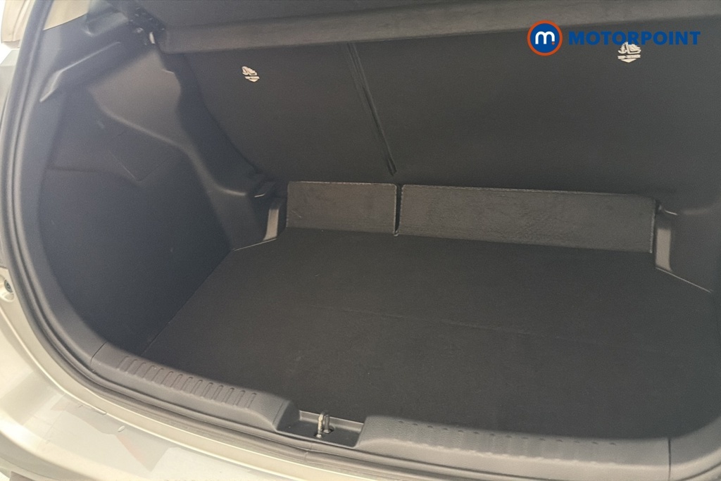 Toyota Yaris 1.5 Hybrid Icon Cvt White #28