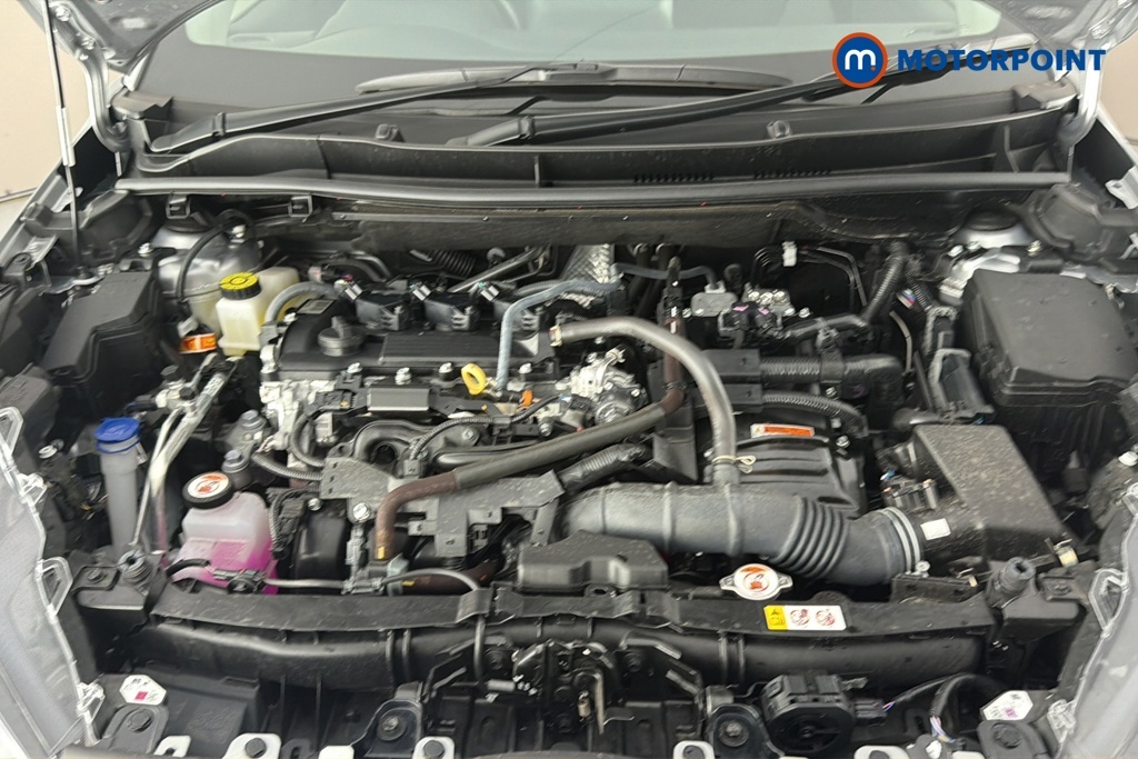 Toyota Yaris 1.5 Hybrid Icon Cvt White #40
