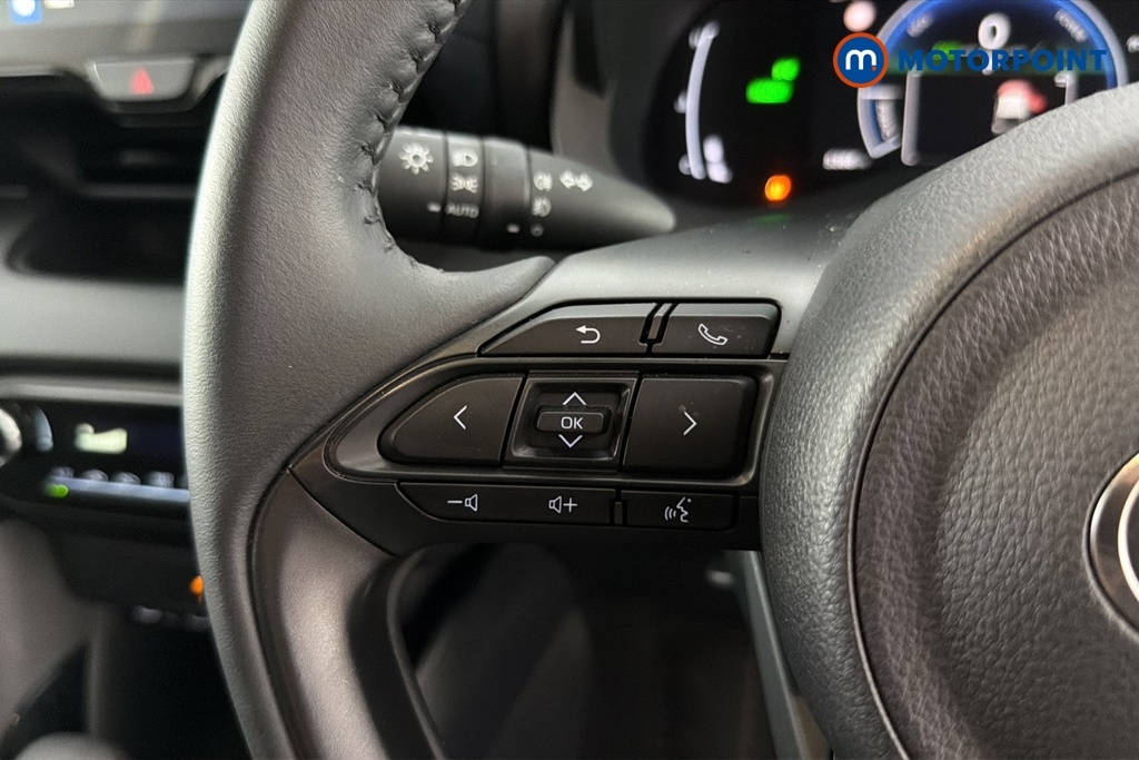 Toyota Yaris 1.5 Hybrid Icon Cvt White #12